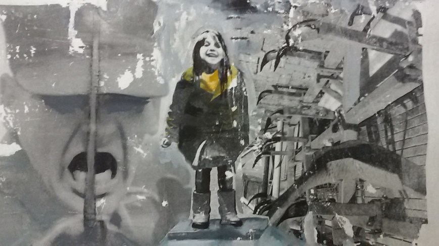 Lachend kind ondanks alles. Len Art kunst: mixed media, acryl en inkt op katoen. Afmetingen 30 x 50 cm. Verval systeem.